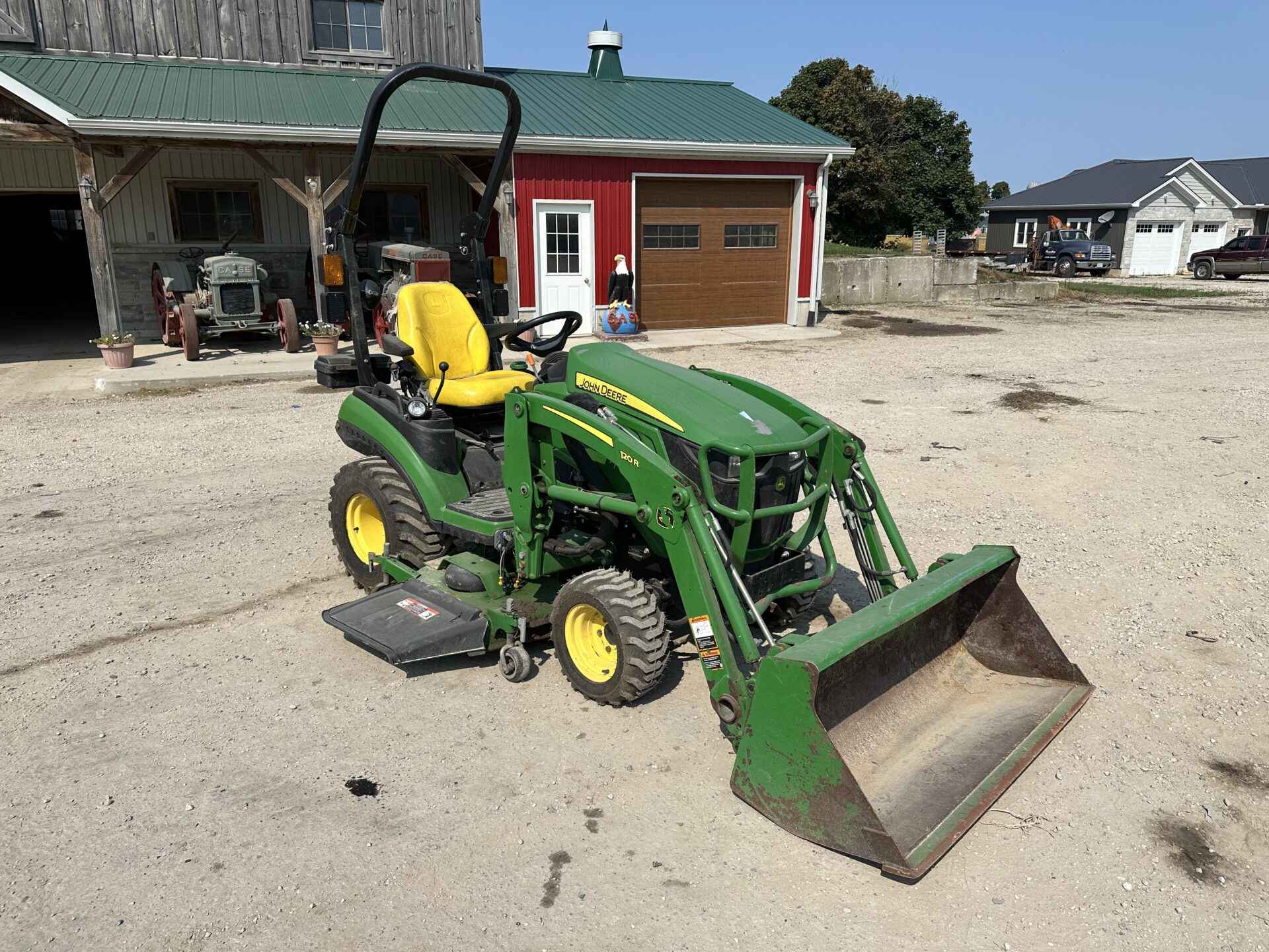 John Deere 1025R loader tractor 4x4