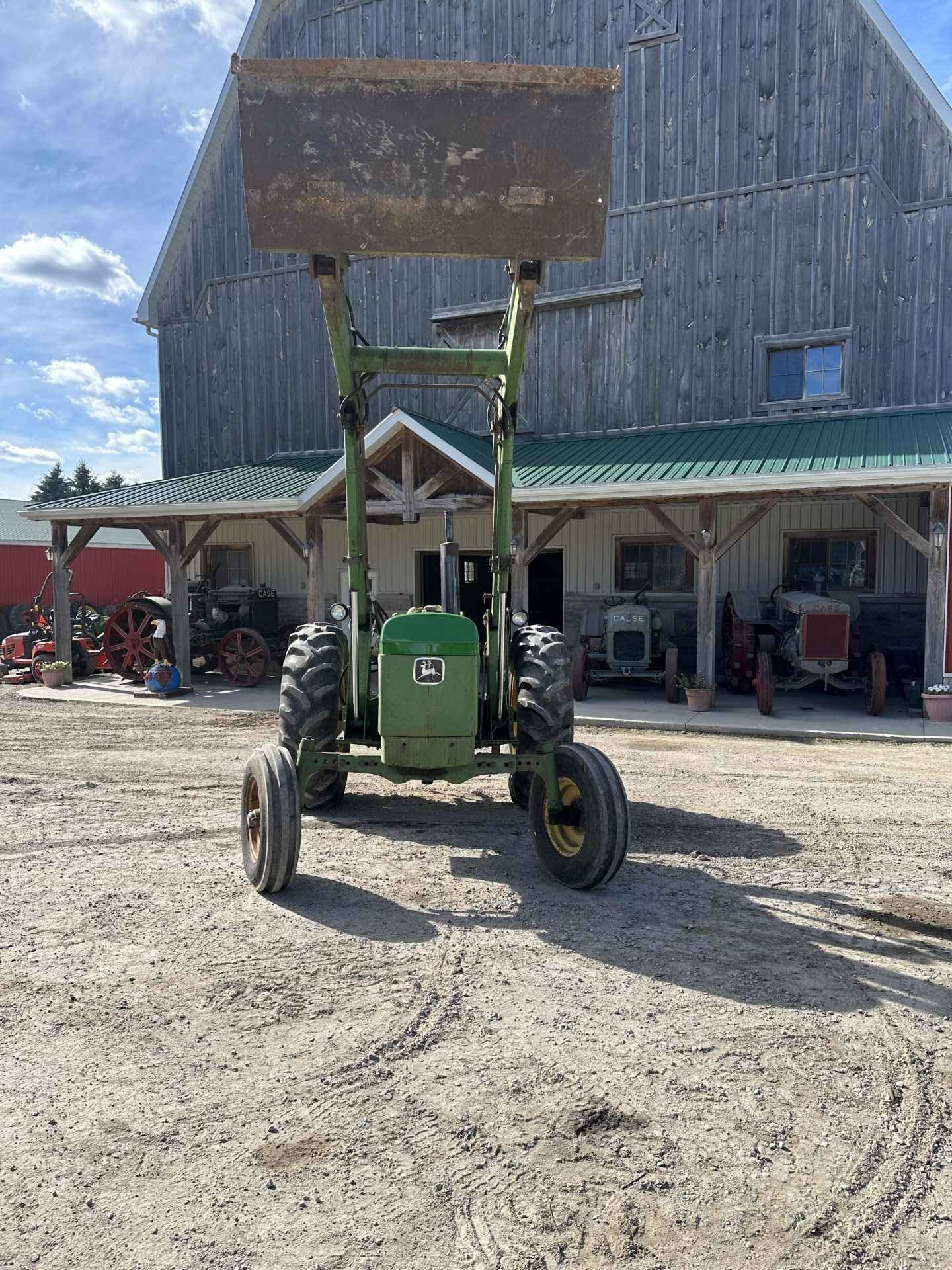 John Deere 1830 loader tractor