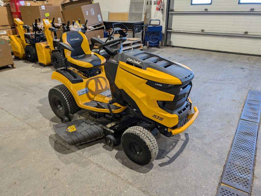 Cub Cadet LX46 Lawn Tractor, 46" Deck