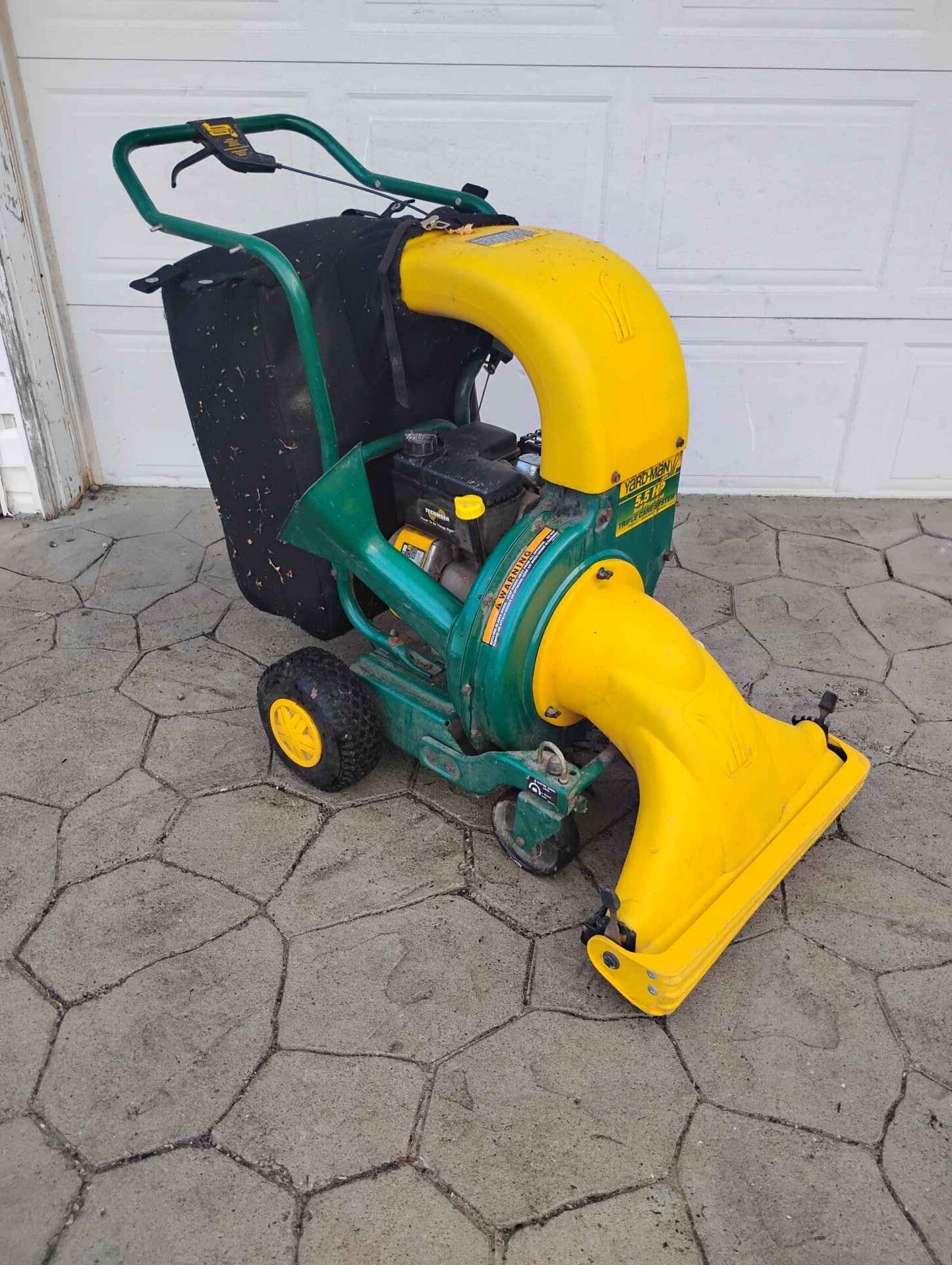 Self propelled leaf vacuum plus chipper Shredder in 1