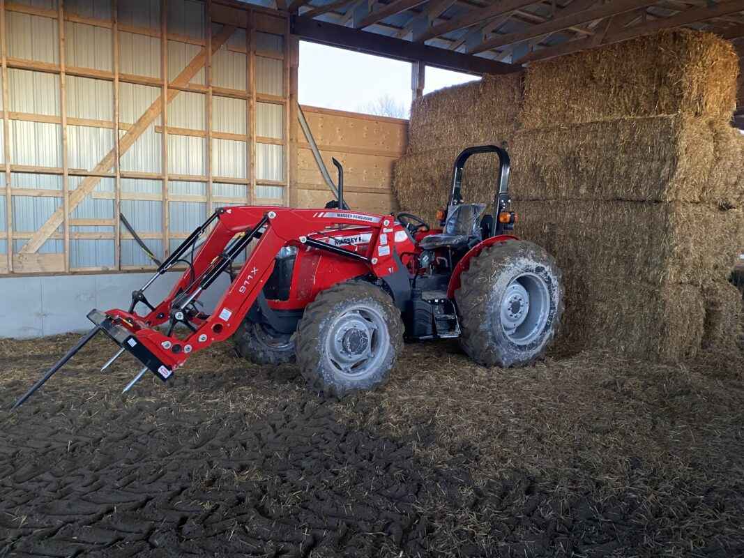 Massey Ferguson loader tractor 2607 H