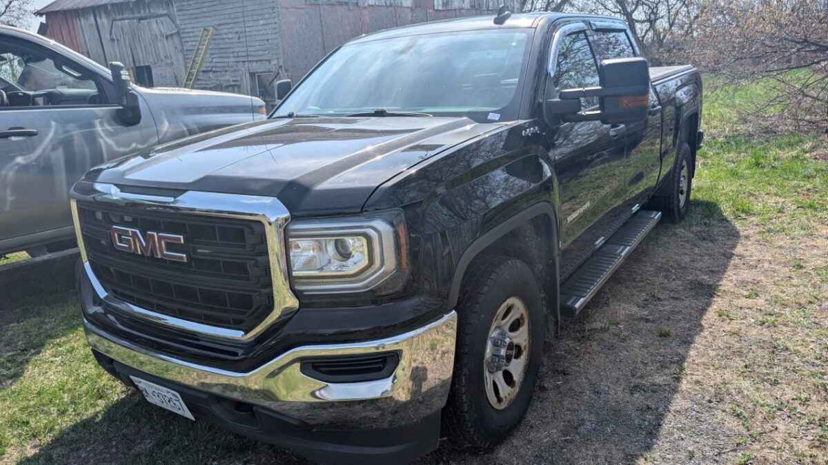 2016 GMC Sierra Crew Cab 4X4 Pick up truck