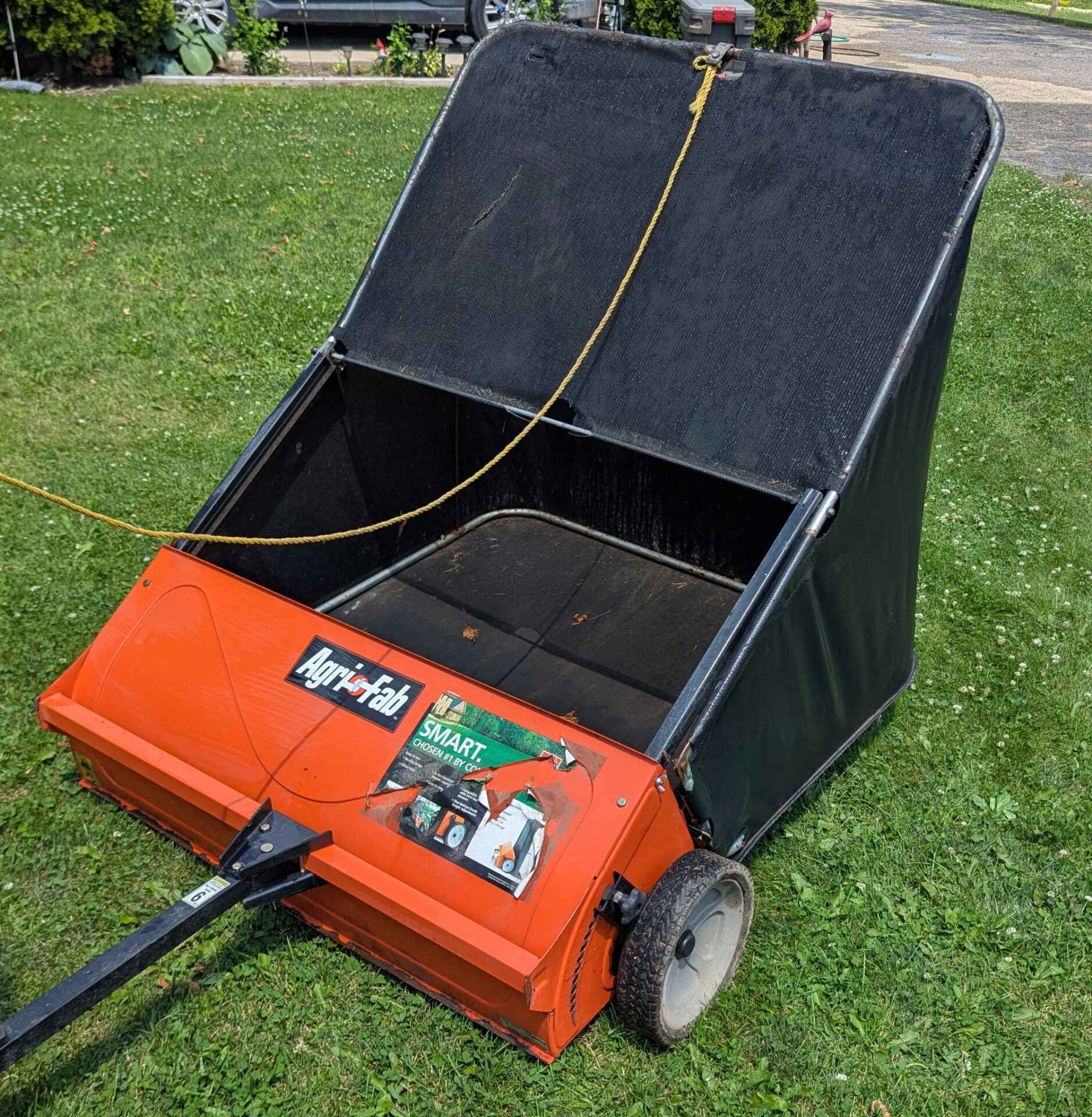 Agri-fab lawn sweeper orange 44"