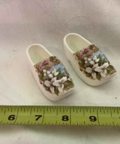 Sanford Shoes - White with floral Dutch (2)