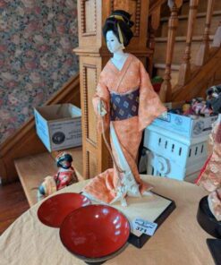 Lacquerware bowls and Geisha Dolls