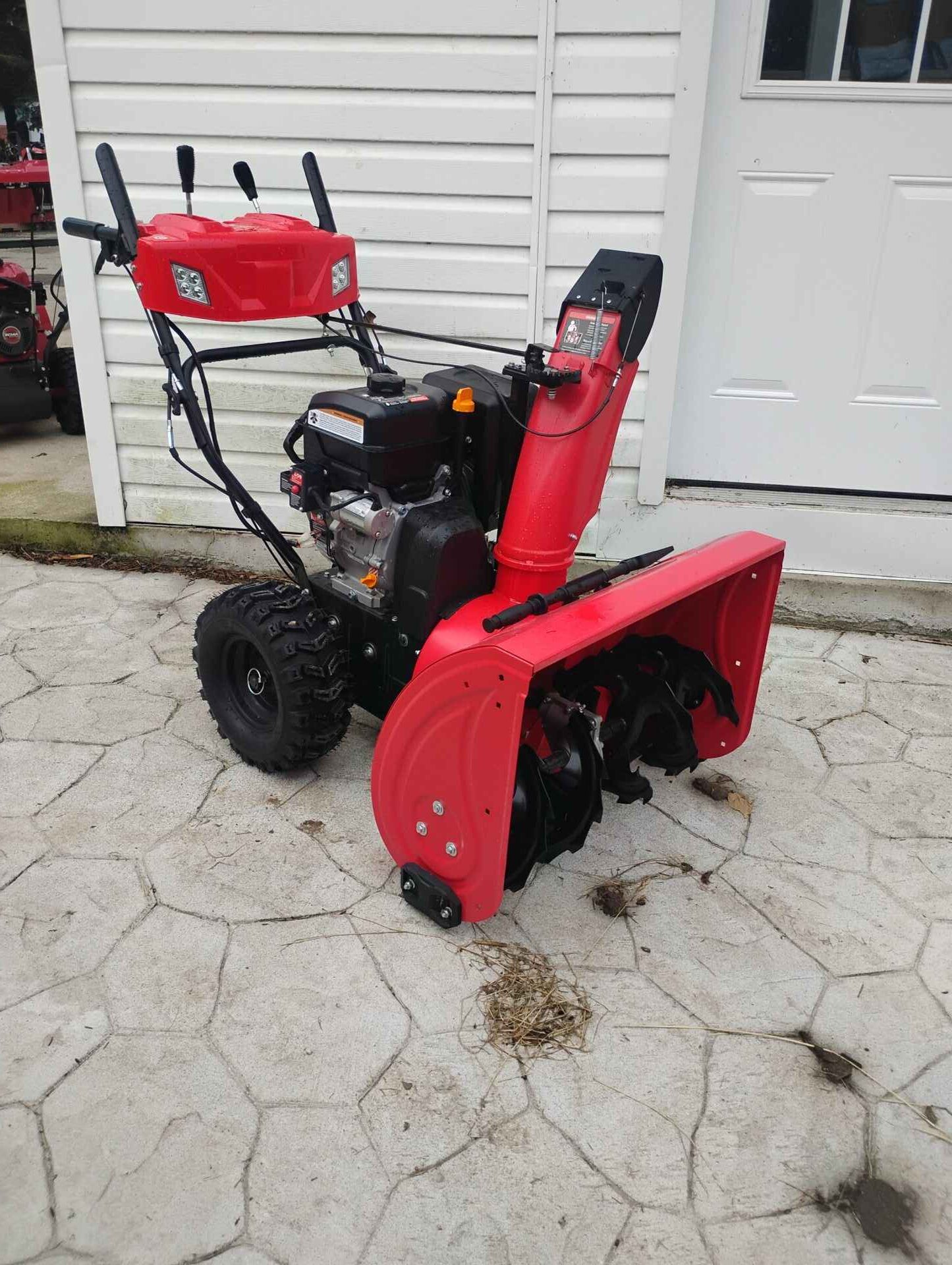 Snowblower 30 in electric start twin LED headlights remote shoot deflector heated hand grips power steering appears like new
