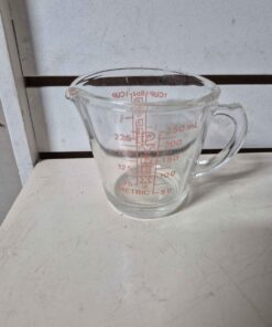 Pyrex 250.ML measuring cup