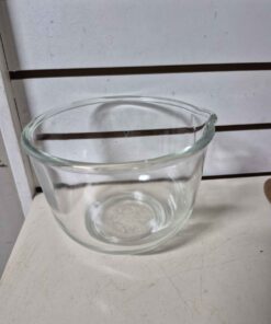 Sunbeam medium glass bowl pyrex style