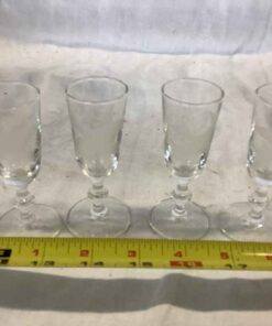 Set of 4 Duck Embossed Liqueur Glasses