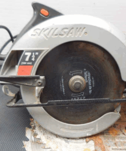 Mastercraft 71/4" circular saw in tool box with extra used blades