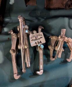 Gear pullers