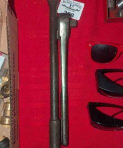 Socket and ratchet wrenche