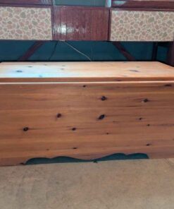 Pine Storage/blanket box