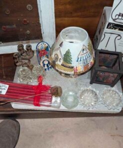 Candle holders, candles, Oil/scent warmer, etc with a tray
