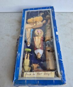 Nativity scene figurines