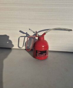 Red oil can