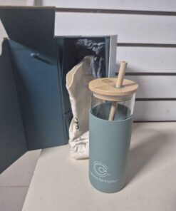 Drinking bottle with wood lid / straw in gift box