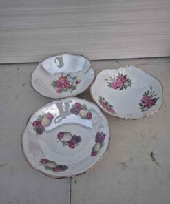 3 glass bowls