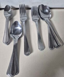 Setting of 4 cutlery with lots of extras