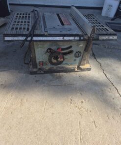 King table saw.. ..blade is included but not visible..... running condition