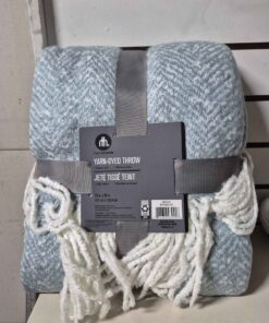 Yarn dyed throw