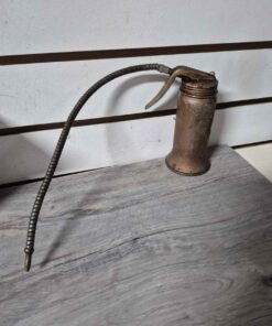 Oil can