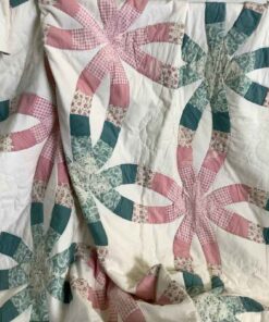 Hand sewn Quilt - Double Wedding Ring Pattern