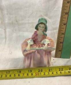 Royal Doulton - Bo Peep #1811