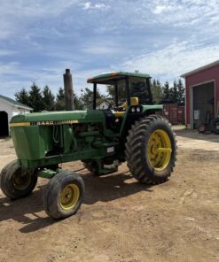 John Deere 4440