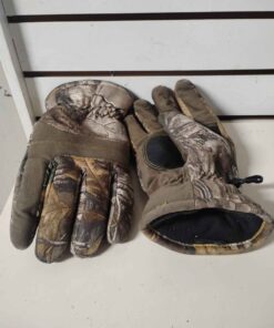 Pair slightly used insulated winter gloves camoflauge