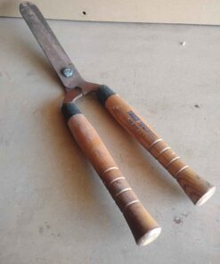 Grass shears