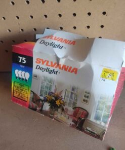 Sylvania pavk of 4. Light bulbs