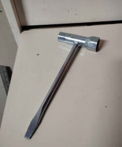 Chainsaw wrench