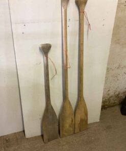 Oars (3) as shown