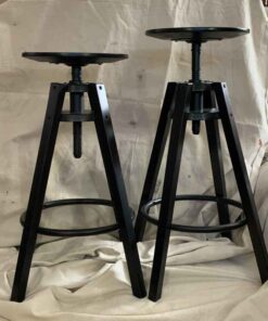 Bar Stools Looks Like New