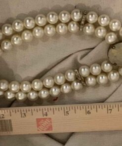 Double Layered White Necklace "Pearls" meeting large Centre Stone