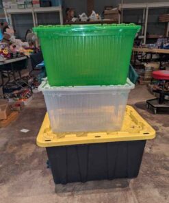 Storage tote and lid