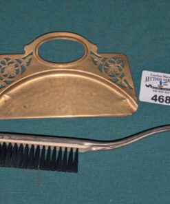 Crumb catcher and table sweep