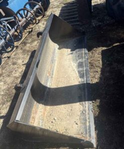 Unused 6ft alo quick tach material bucket
