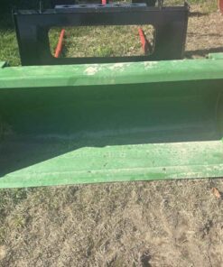 John Deere 4ft quick tach material bucket