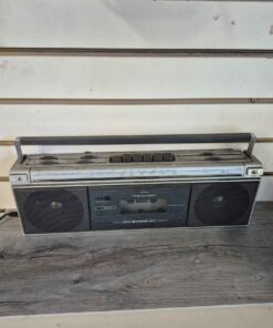Realistic am fm cassette player radio