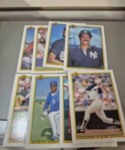 Qty 8 BOWMAN BASEBALL CARDS.