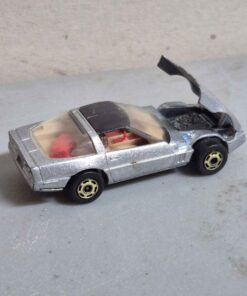 Vintage 1980 hotwheels corvette with opening hood