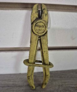 Locking Fuel line pinchoff tool