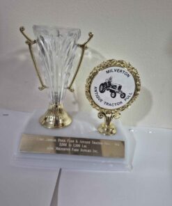 Tractor pulling trophy 2001 ...3000-3500 pound