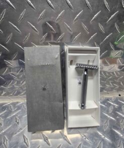 Safety razor...needs blades