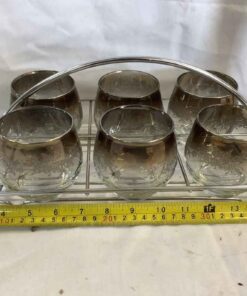 Vintage Dorothy Thorpe roll-poly glasses in holder