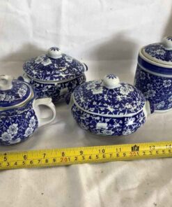 Set of 4 Covered Dishes