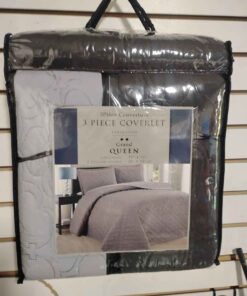 Queen size luxurious three-piece coverlet set VALUE $95.00