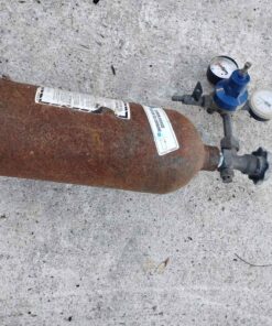 Compressed gas tank with gauge
